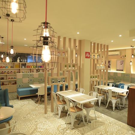 Laoag Parklane Hotel Εξωτερικό φωτογραφία