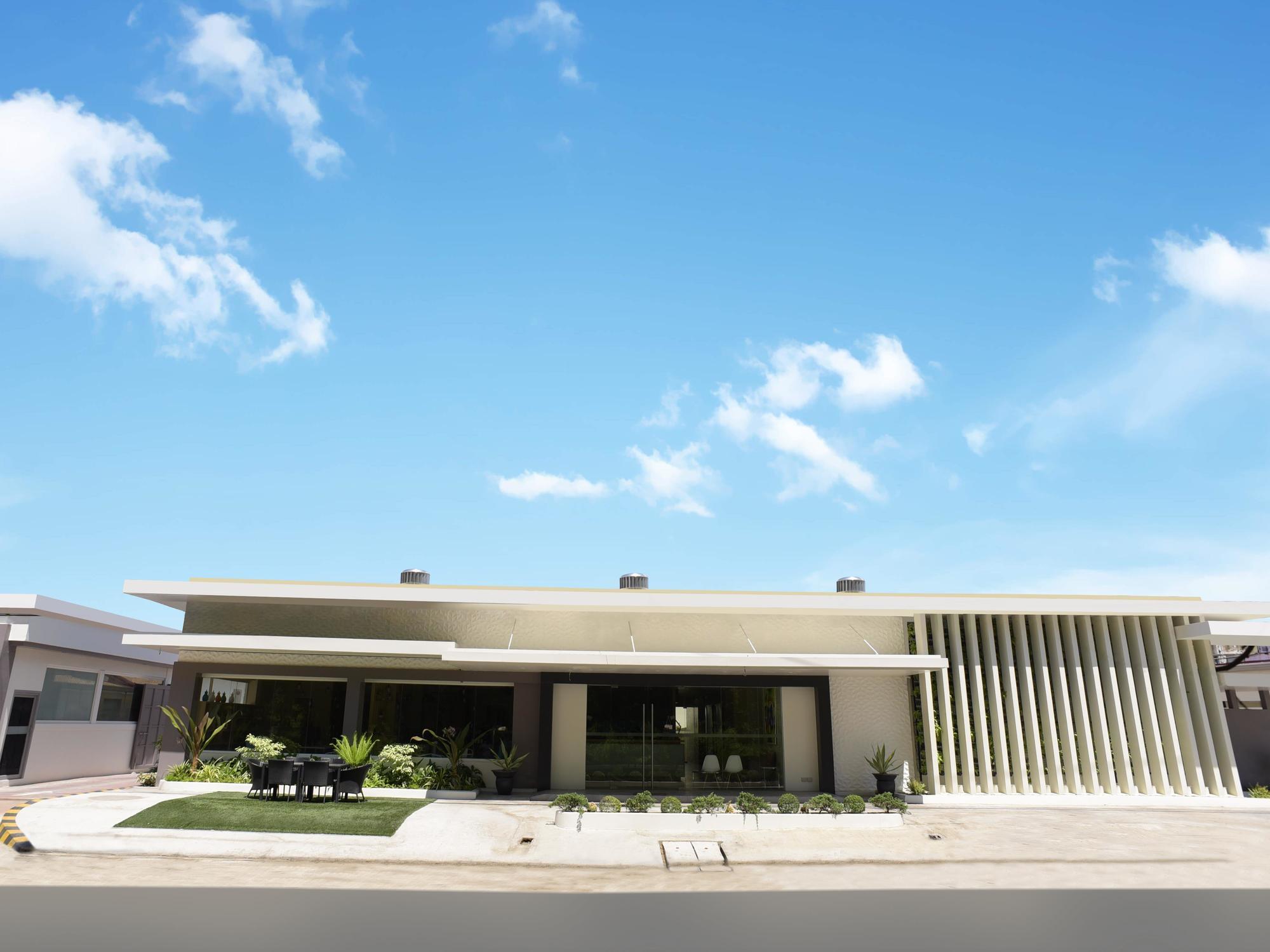 Laoag Parklane Hotel Εξωτερικό φωτογραφία